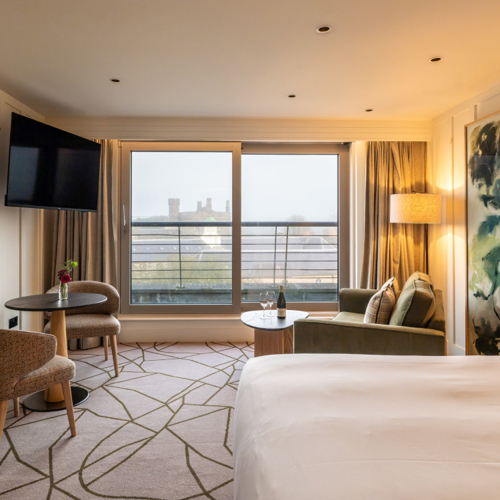 Kilkenny suites with Castle View - Elegant Hotel Room with Balcony