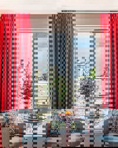 Hotel Rooms with Castle View - Hotel Room Window and Seating