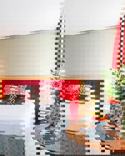 Hotel Rooms Kilkenny City - Double Room with Flowers, Fruit