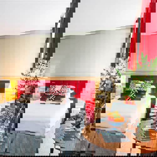 Hotel Rooms Kilkenny City - Double Room with Flowers, Fruit